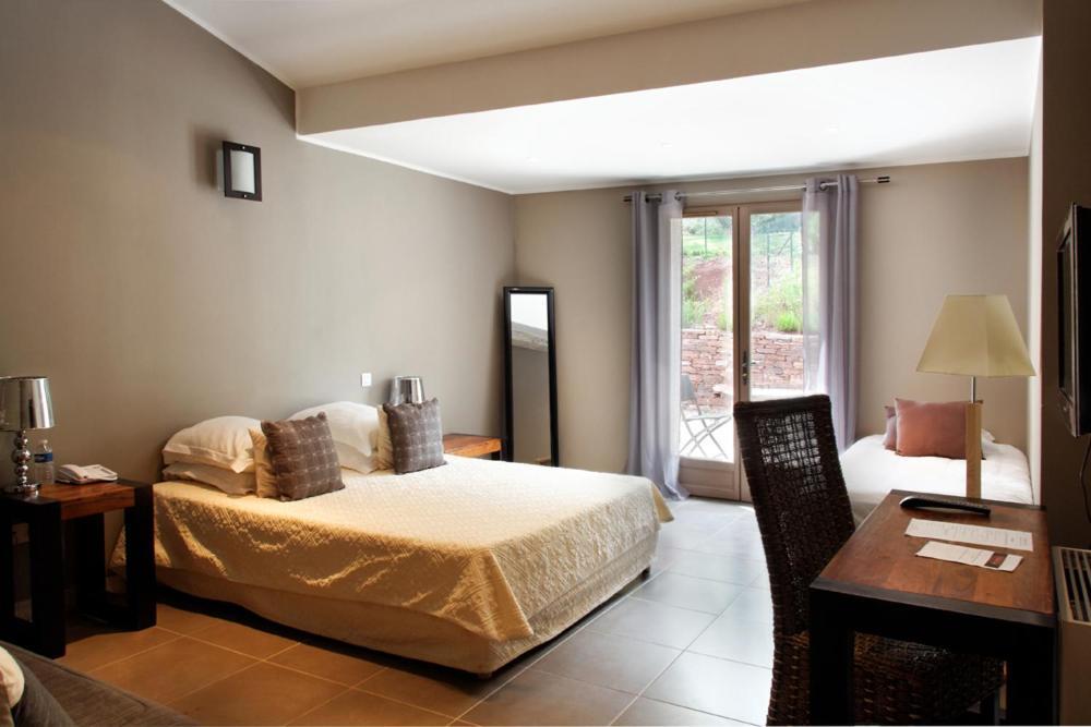 L'Hotellerie Kouros Cuers Room photo